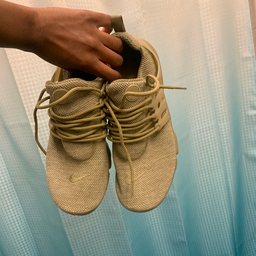 Nike’s size 11 in men